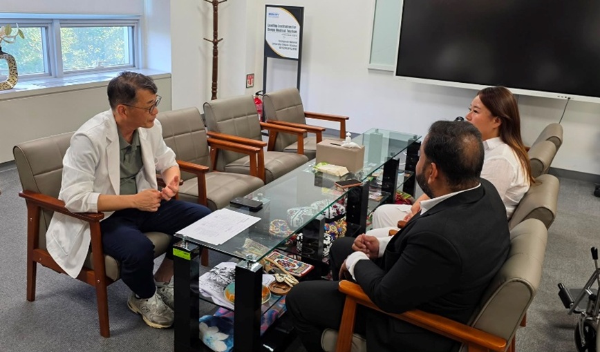 Discussion with Dr. Tae-Du Jung at KNUH, Chilgok