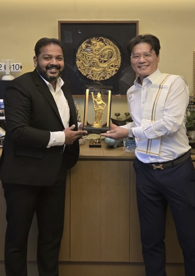 Felicitating Dr. Seungho Choun, InTheTech